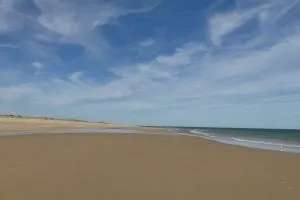 Algarve Leste vs Oeste: Qual Lado Escolher para Férias