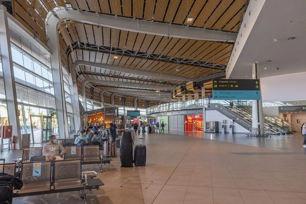 Aeroporto de Faro: Guia Completo — Transfers, Aluguer e Dicas [2026]