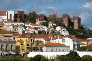 Silves: Guia — Castelo, Catedral e Festival Medieval [2026]